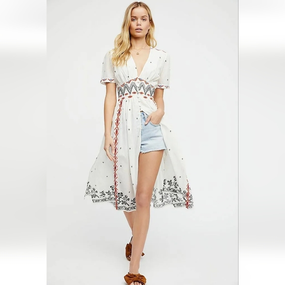 Free People Dresses & Skirts - Free People Real Romance Embroidered Dress Top